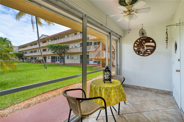 5300 Washington St Unit C113, Hollywood, FL 33021 - sunroom featuring a ceiling fan