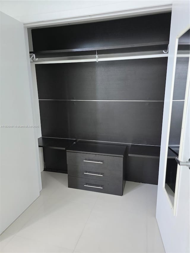 1900 N Bayshore Dr Unit 1803, Miami, FL 33132 - view of closet