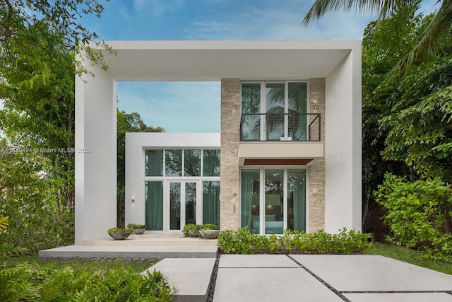 335 W 46th St, Miami Beach, FL 33140 - photo 1