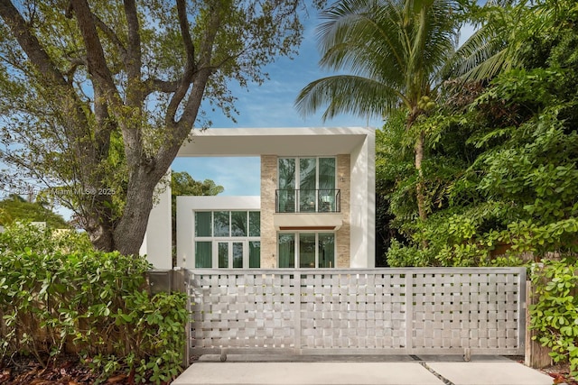 335 W 46th St, Miami Beach, FL 33140 - photo 2