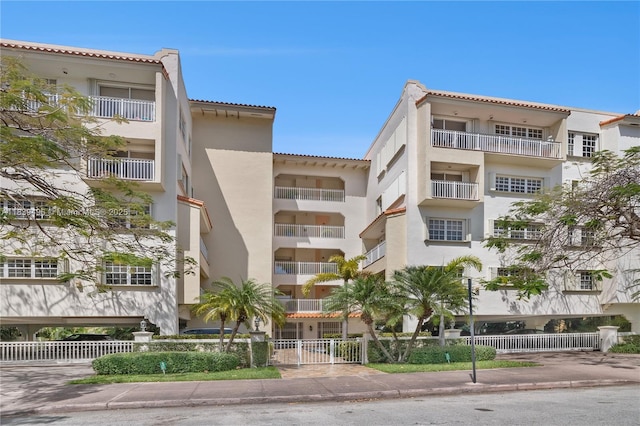 37 Majorca Ave Unit 401, Coral Gables, FL 33134 - view of apartment building / complex