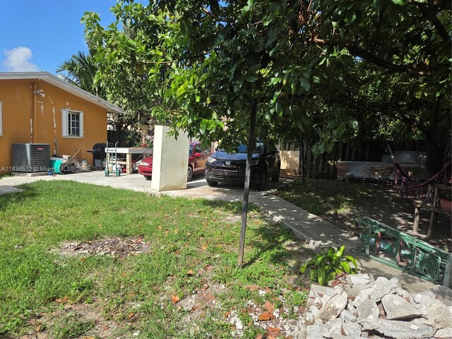 2936 NW 47th St, Miami, FL 33142 - view of yard with a patio area