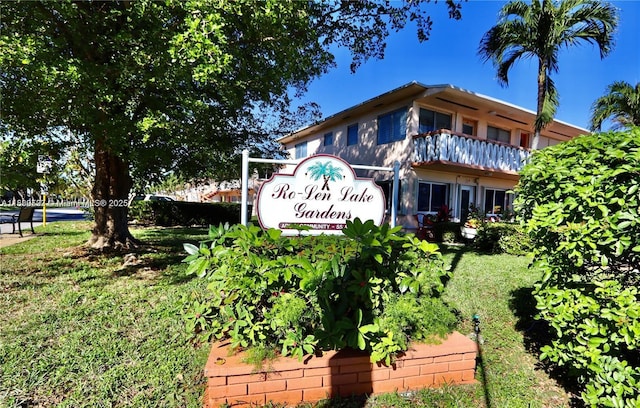 900 SW 11th Ave Unit C, Hallandale Beach, FL 33009 - community / neighborhood sign with a lawn