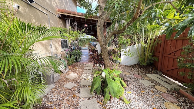 15588 SW 62nd St, Miami, FL 33193 - view of yard
