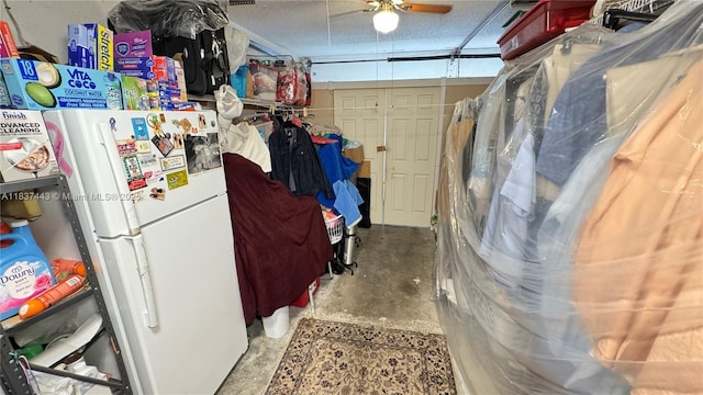 15588 SW 62nd St, Miami, FL 33193 - garage featuring freestanding refrigerator