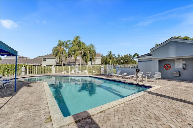 8406 NW 78th Ct, Tamarac, FL 33321 - community pool with a patio