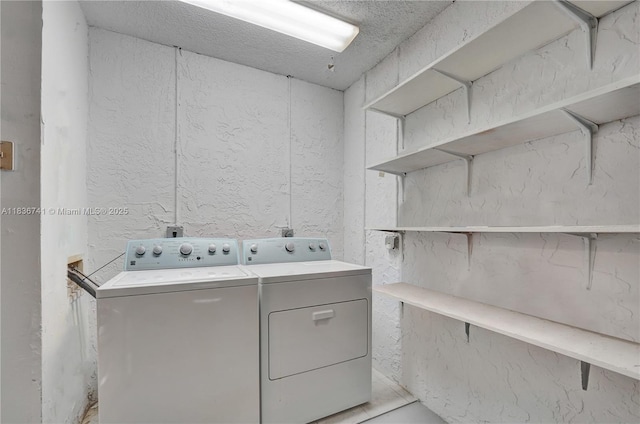 8406 NW 78th Ct, Tamarac, FL 33321 - laundry area featuring independent washer and dryer