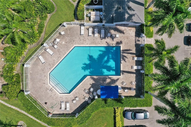 8406 NW 78th Ct, Tamarac, FL 33321 - view from above of property featuring a pool area