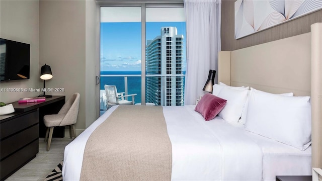 4010 S Ocean Dr Unit T4105, Hollywood, FL 33019 - bedroom featuring a water view and a desk