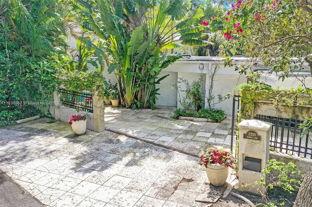 3200 Morris Ln, Miami, FL 33133 - view of patio