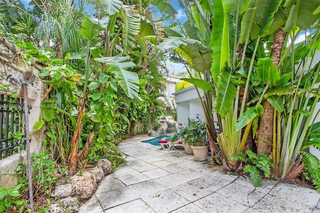 3200 Morris Ln, Miami, FL 33133 - view of patio