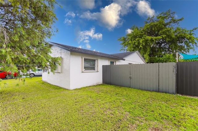 906 Cardinal Pl, Homestead, FL 33035 - view of side of property featuring stucco siding