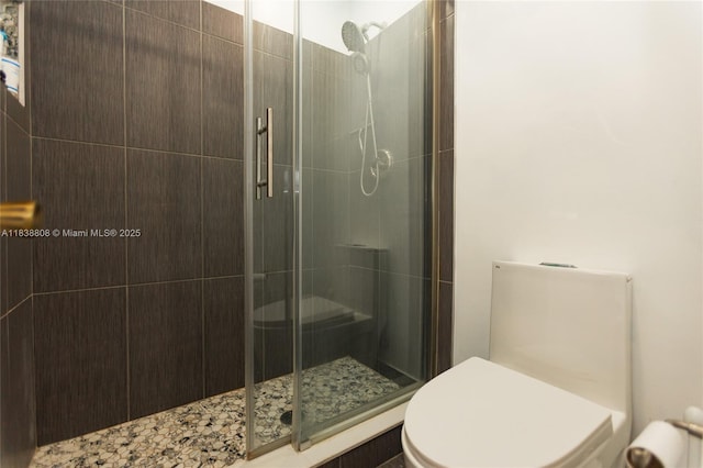 906 Cardinal Pl, Homestead, FL 33035 - bathroom with toilet and a shower stall