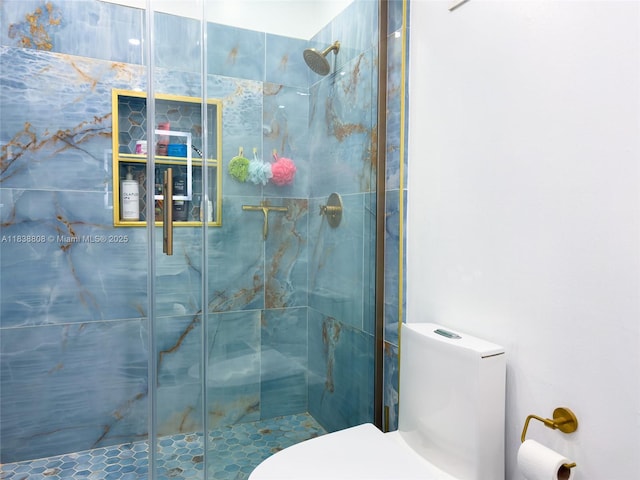 906 Cardinal Pl, Homestead, FL 33035 - bathroom with a shower stall