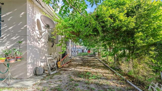 521 SE 5th St, Hialeah, FL 33010 - view of home's exterior with stucco siding