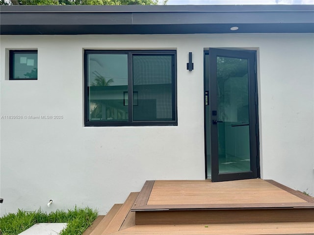 641 Nightingale Ave, Miami Springs, FL 33166 - view of exterior entry with stucco siding