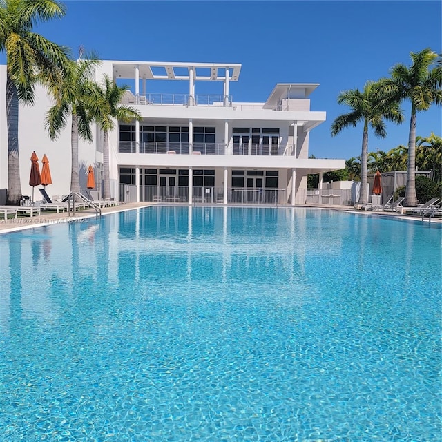 10440 NW 67th St Unit 10440, Doral, FL 33178 - view of community pool