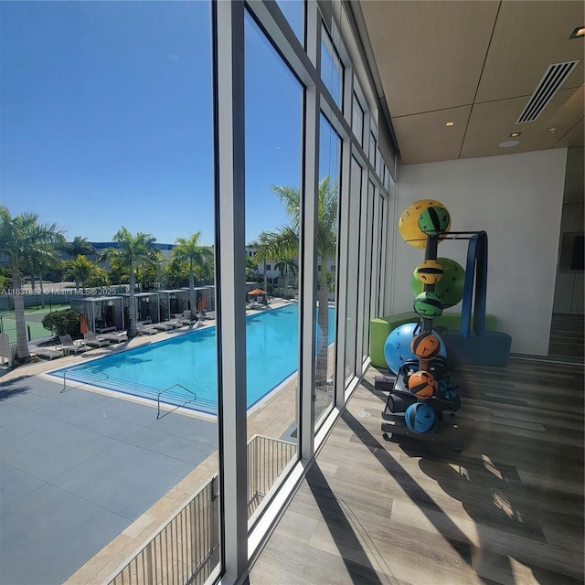 10440 NW 67th St Unit 10440, Doral, FL 33178 - view of swimming pool