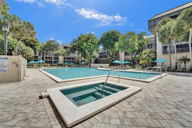 2814 N 46th Ave Unit H277, Hollywood, FL 33021 - community pool featuring a community hot tub and a patio