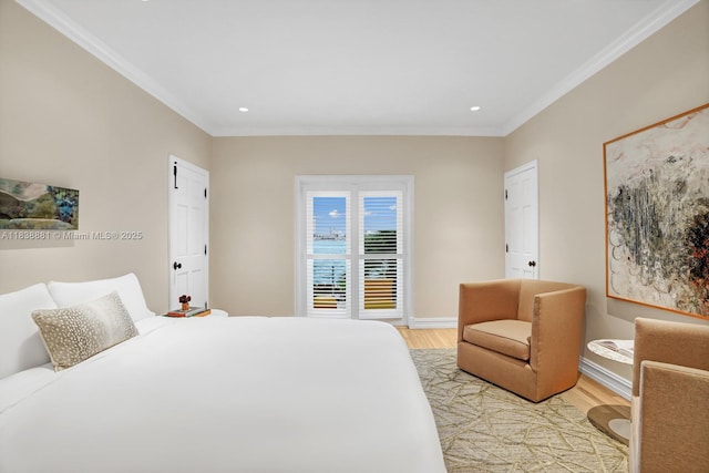 315 E Rivo Alto Dr, Miami Beach, FL 33139 - bedroom featuring light wood-style floors, crown molding, and recessed lighting