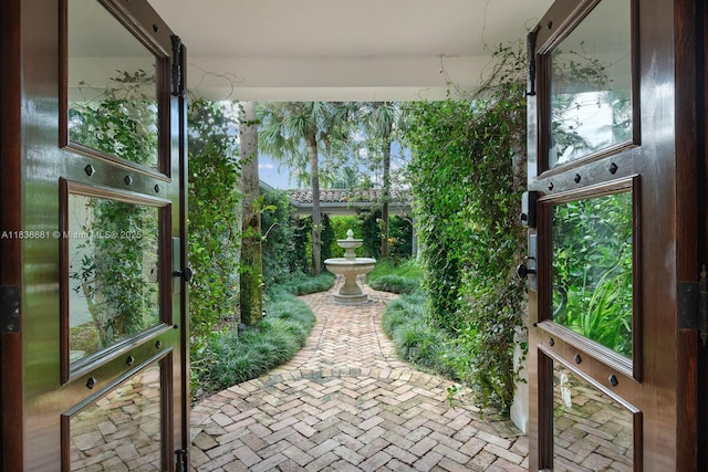 315 E Rivo Alto Dr, Miami Beach, FL 33139 - view of patio