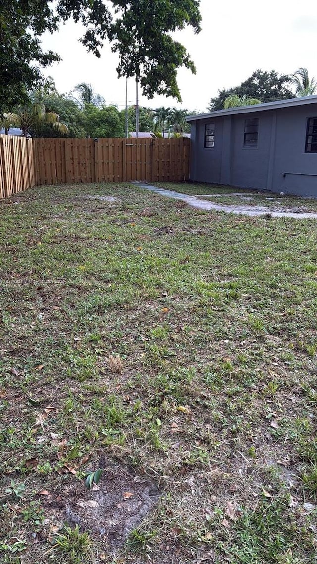 3851 NW 3rd Ter, Deerfield Beach, FL 33064 - view of yard