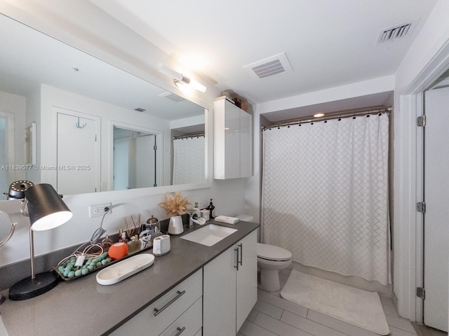 999 SW 1st Ave Unit 1609, Miami, FL 33130 - full bathroom featuring vanity, a shower with curtain, and tile patterned floors