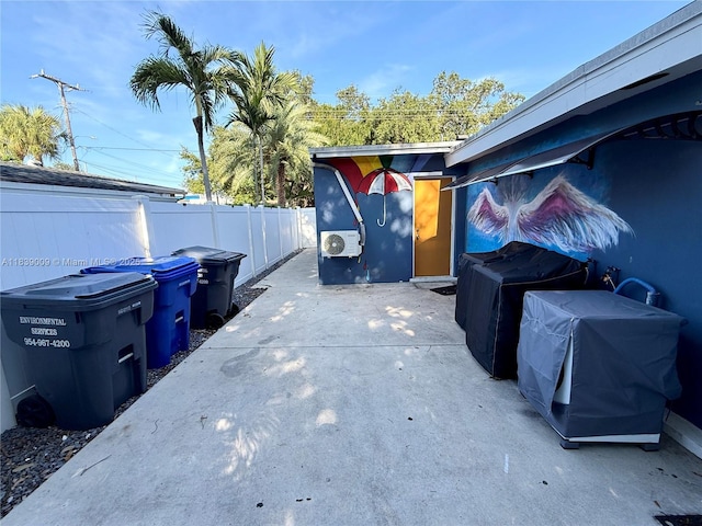 2406 N 28th Ave, Hollywood, FL 33020 - view of patio