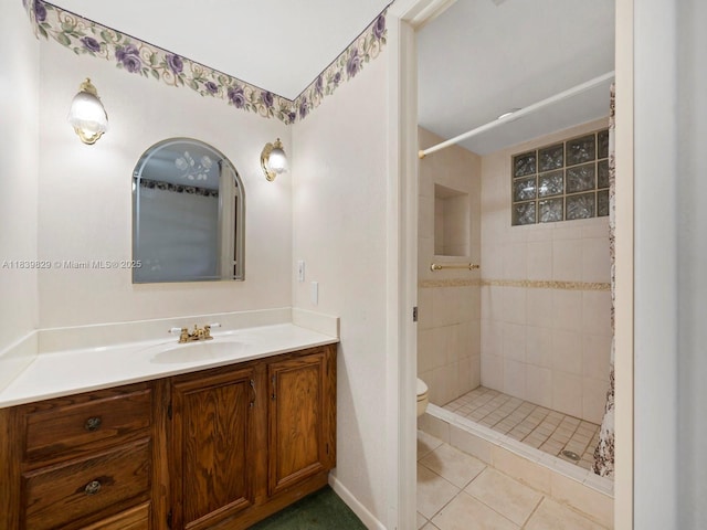 1440 Egret Rd, Homestead, FL 33035 - bathroom featuring vanity, a tile shower, and tile patterned floors