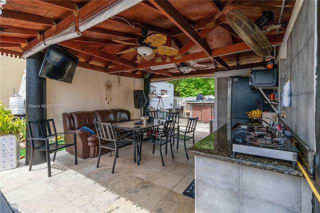 231 E 41st St, Hialeah, FL 33013 - view of patio featuring a ceiling fan