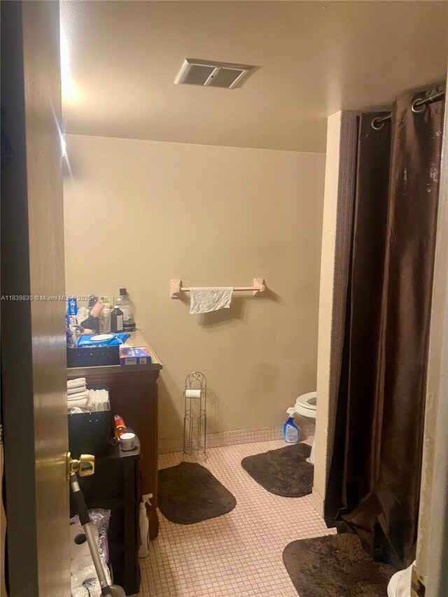 5335 NW 10th Ct Unit 208, Plantation, FL 33313 - bathroom with tile patterned flooring