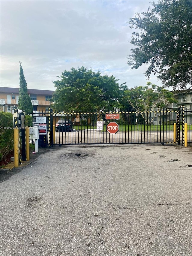 5335 NW 10th Ct Unit 208, Plantation, FL 33313 - view of gate