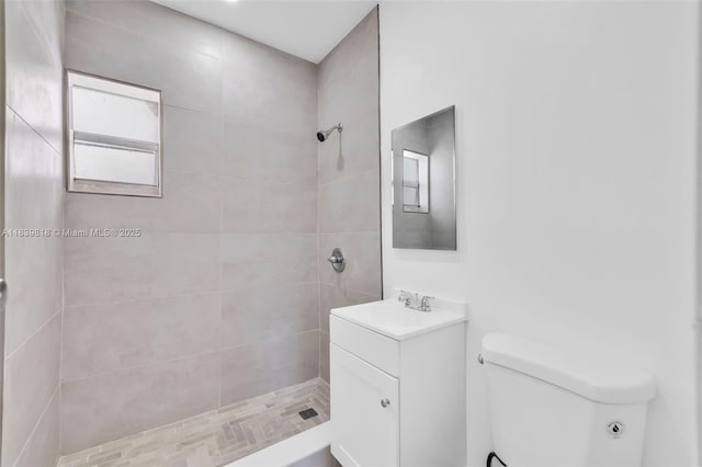 1315 NE 146th St, Miami, FL 33161 - full bath featuring tiled shower and vanity