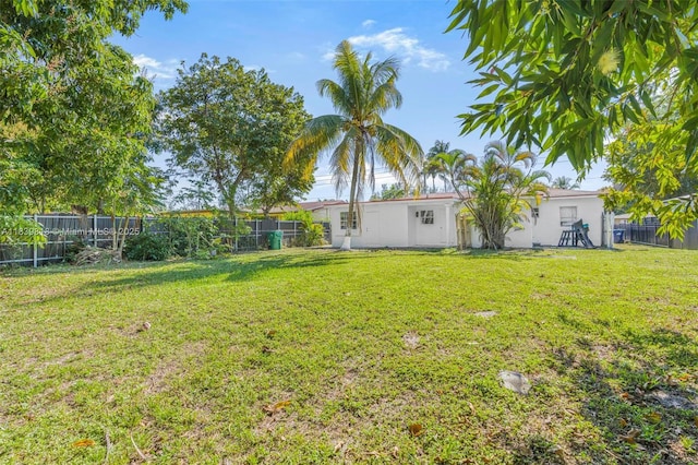 1315 NE 146th St, Miami, FL 33161 - view of yard