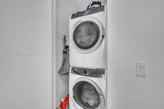18975 Collins Ave Unit 1105, Sunny Isles Beach, FL 33160 - laundry area featuring estacked washer and dryer
