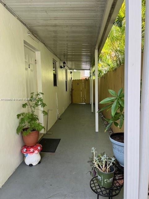 7230 NW 3rd St, Miami, FL 33126 - view of patio