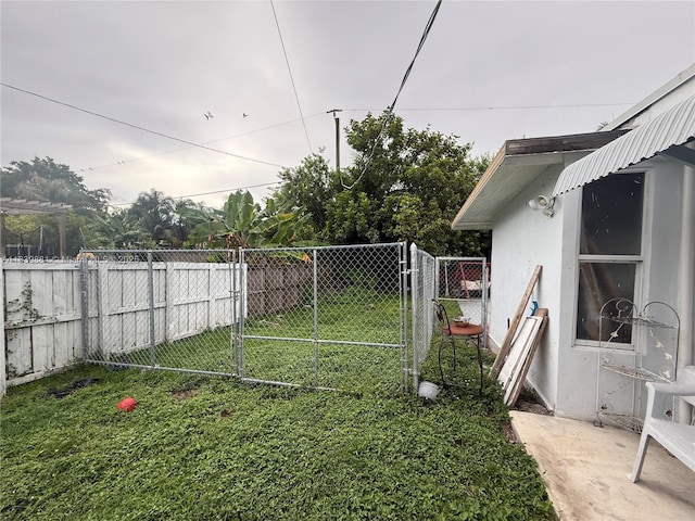 6550 SW 56th St, Davie, FL 33314 - fenced backyard featuring a gate