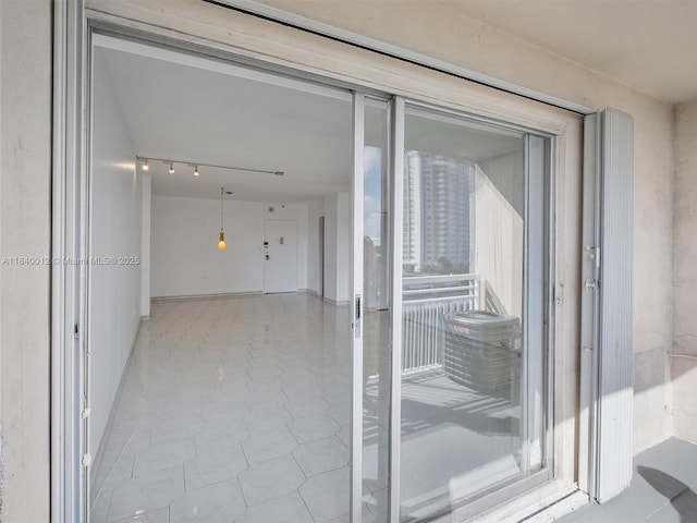 400 Kings Point Dr Unit 523, Sunny Isles Beach, FL 33160 - view of hall