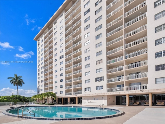 400 Kings Point Dr Unit 523, Sunny Isles Beach, FL 33160 - view of community pool