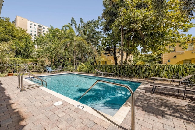 20 Calabria Ave Unit 505, Coral Gables, FL 33134 - community pool featuring a patio