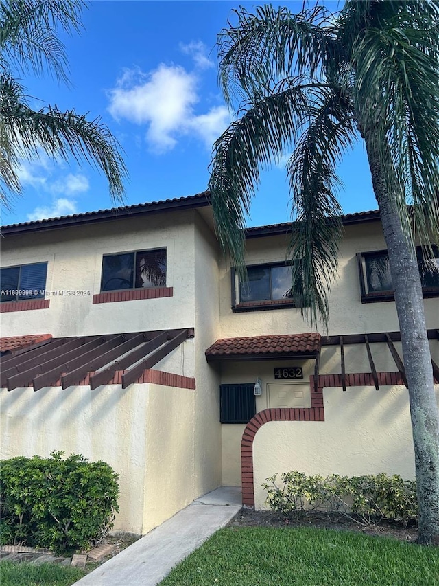 4632 NW 90th Ave, Sunrise, FL 33351 - mediterranean / spanish-style home with stucco siding and a tiled roof