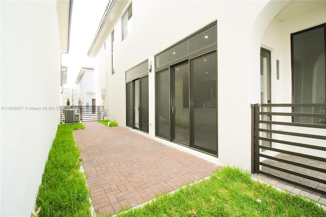 8074 NW 43rd St, Doral, FL 33166 - view of patio / terrace