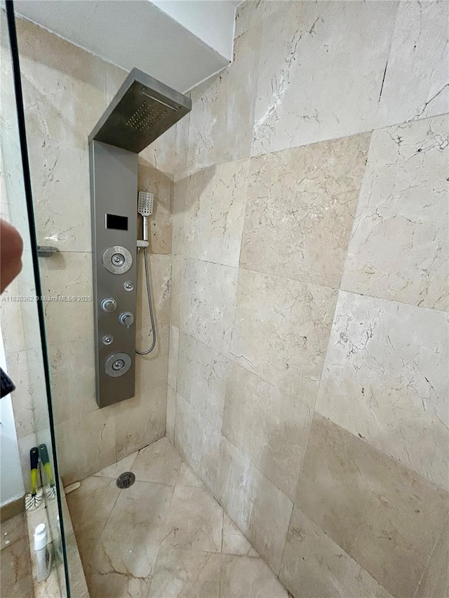 5401 Collins Ave Unit 514, Miami Beach, FL 33140 - full bathroom with tiled shower