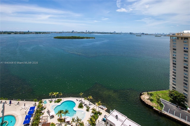 1800 NE 114th St Unit Ph06, Miami, FL 33181 - bird's eye view of a pool and a large body of water