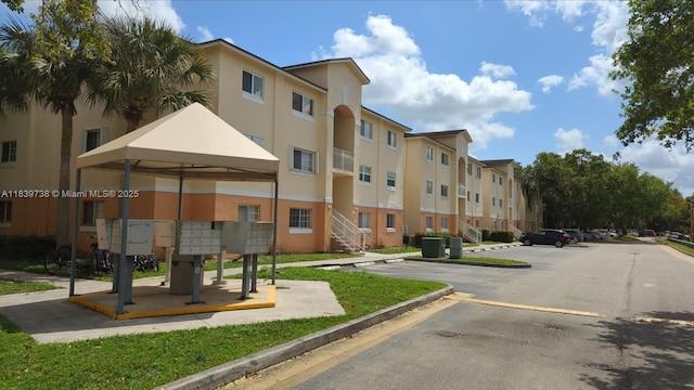 3690 N 56th Ave Unit 916, Hollywood, FL 33021 - view of property with a residential view and uncovered parking