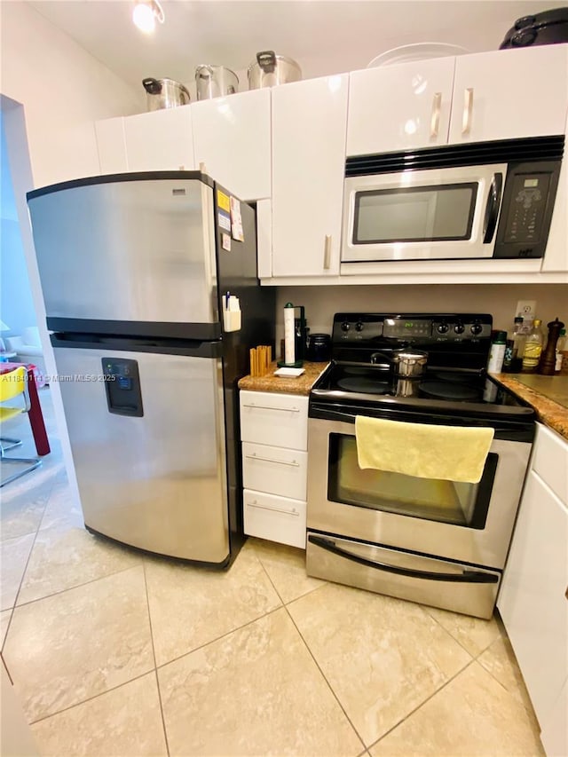 2990 NE 16th Ave Unit 204, Oakland Park, FL 33334 - photo 9