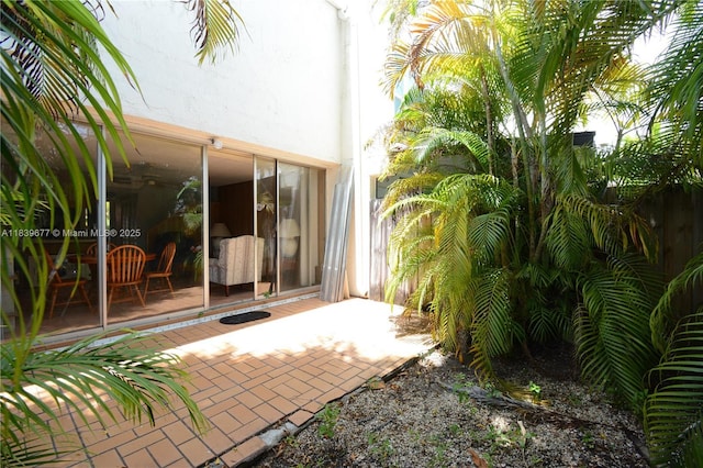 13935 SW 84th St Unit 905, Miami, FL 33183 - view of patio