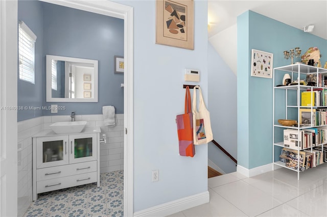 2919 Coconut Ave Unit 1, Miami, FL 33133 - hall featuring a sink and an upstairs landing