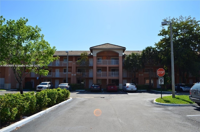 6900 SW 39th St Unit 208J, Davie, FL 33314 - view of property with uncovered parking
