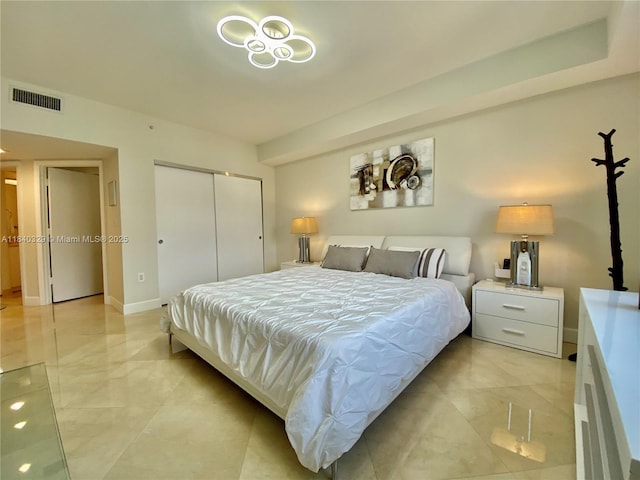 19900 E Country Club Dr Unit 1220, Aventura, FL 33180 - bedroom with a closet and baseboards